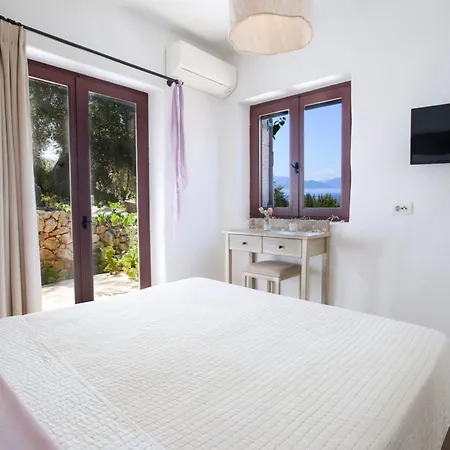 Phos Stone And Wood Sanctuary With Private Pool Near