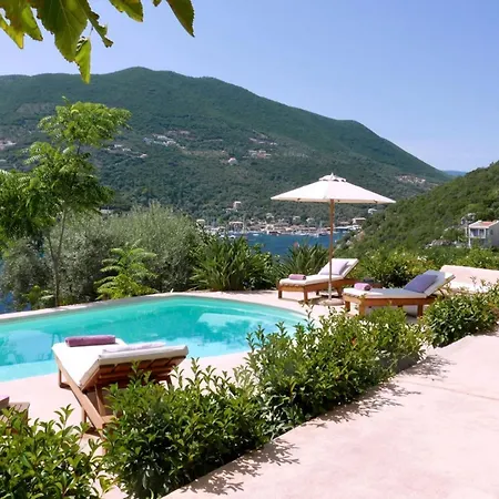 Villa Villa Phos - Boutique Stone And Wood Sanctuary With Private Pool Near Sivota *