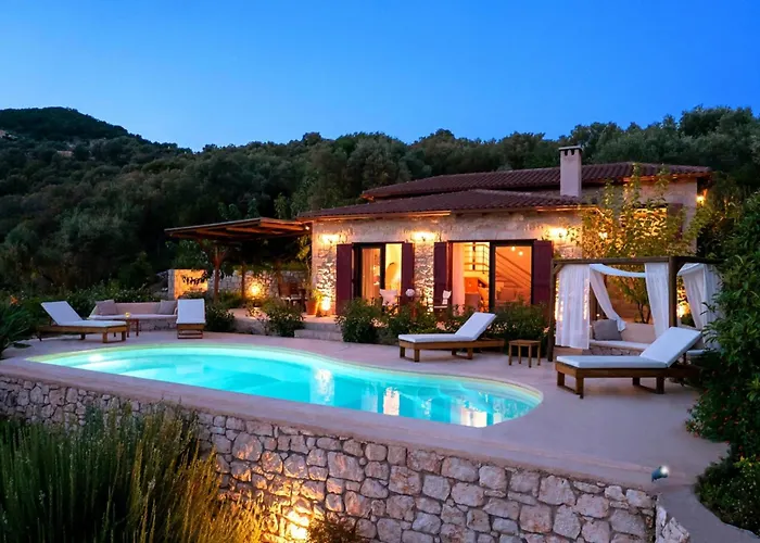 Phos - Boutique Stone And Wood Sanctuary With Private Pool Near