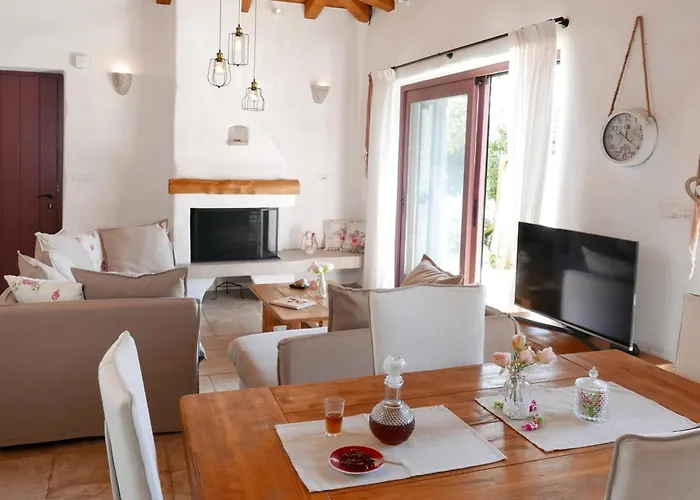 Phos - Boutique Stone And Wood Sanctuary With Private Pool Near